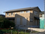 ４